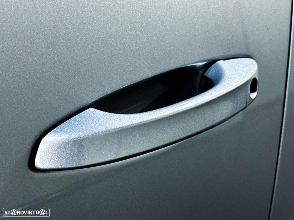 Peugeot 408 1.2 PureTech Allure Pack EAT8 - 17