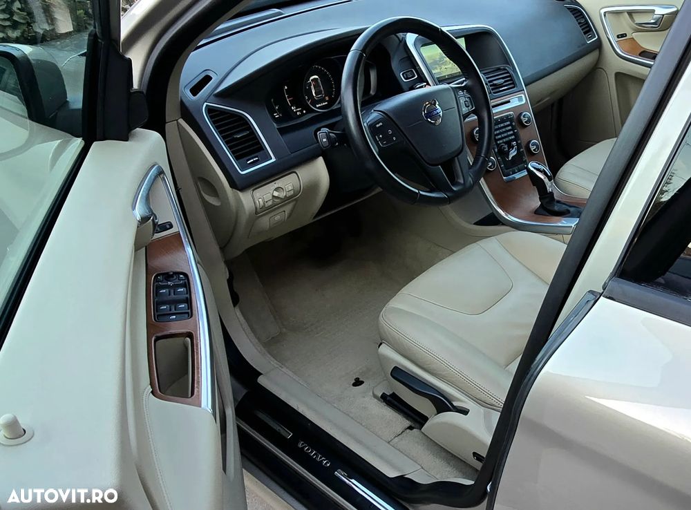 Volvo XC 60 D4 AWD Geartronic Kinetic - 28