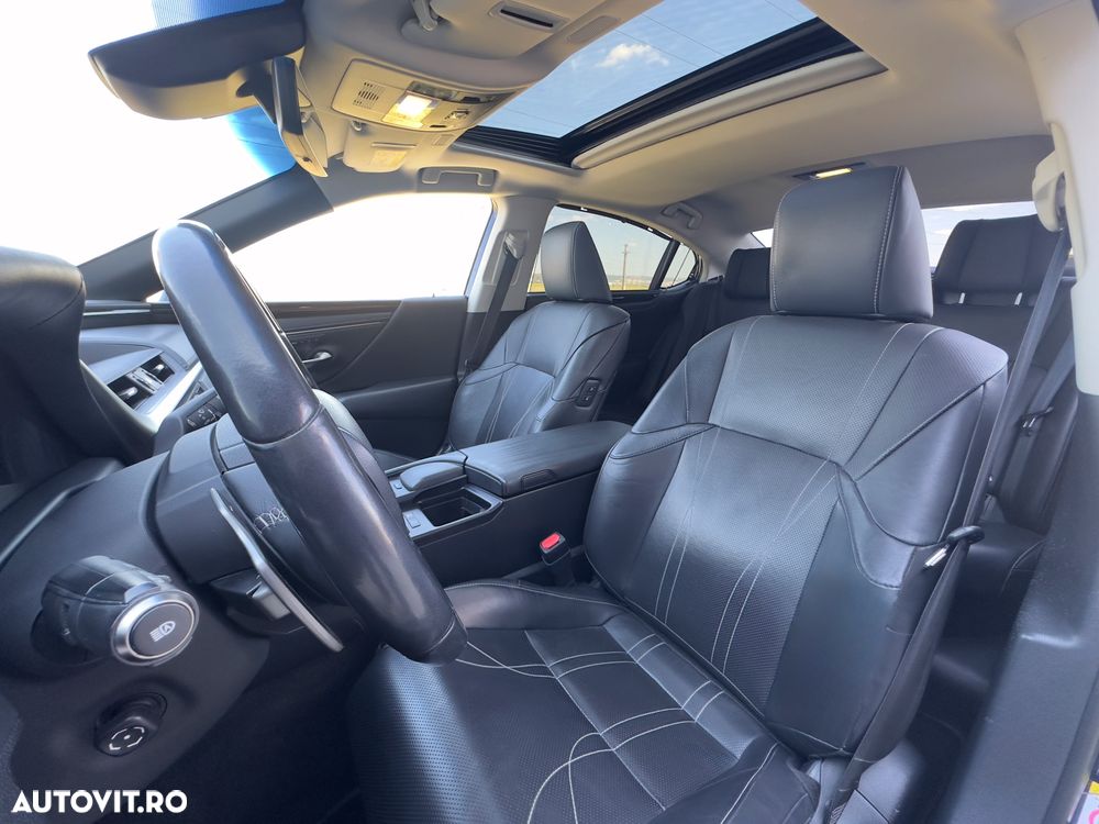Lexus Seria ES 300h Luxury - 27