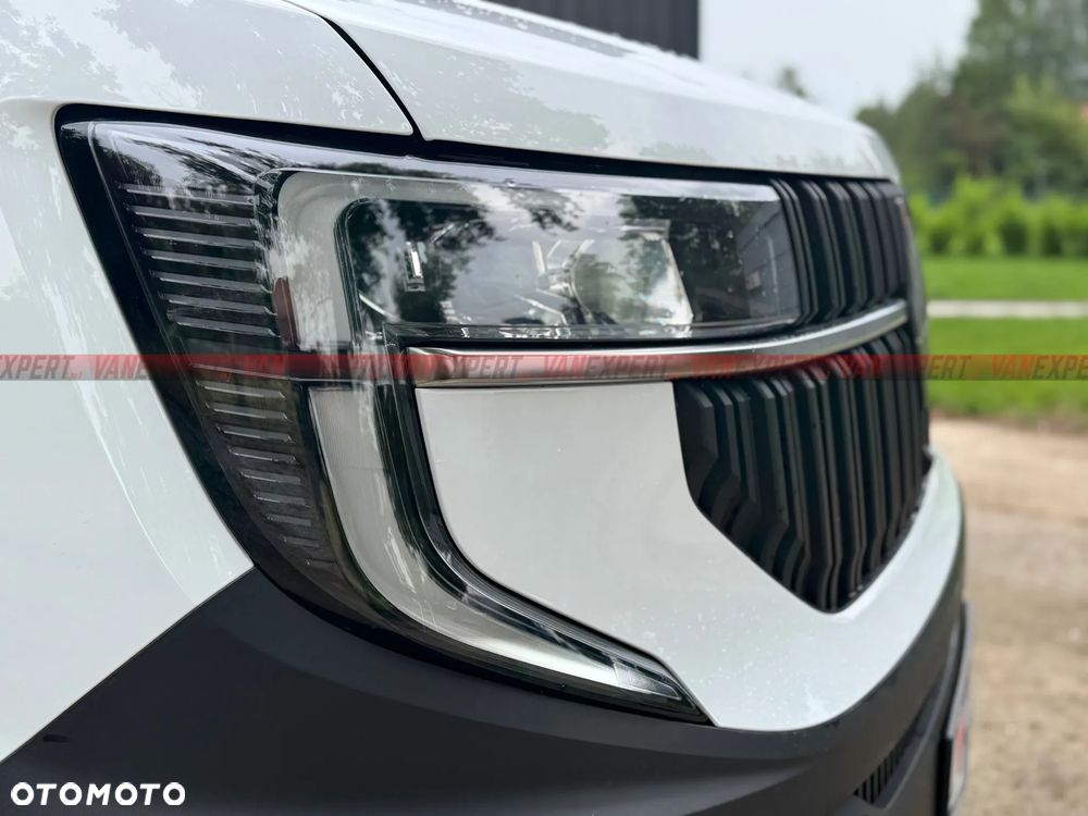 Renault MASTER Nowy Kontener + Winda 750KG - 11