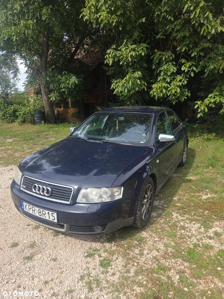 Audi A4 Limousine - 1