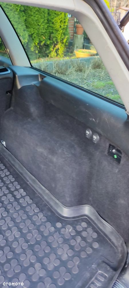 Volkswagen Passat 1.6 Basis - 32