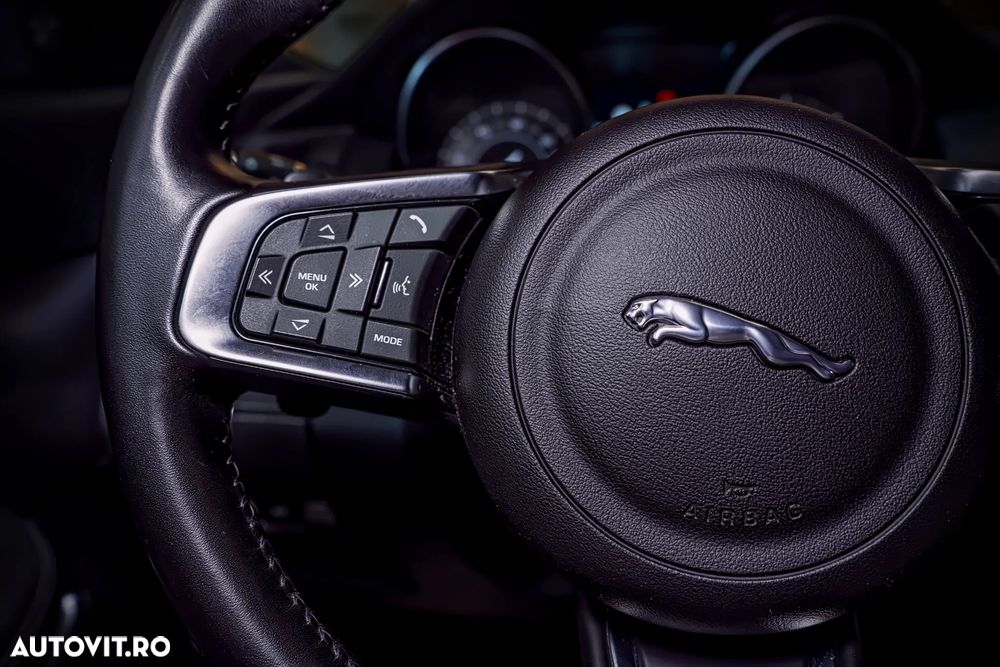 Jaguar E-Pace D180 AWD Aut. R-Dynamic S - 22