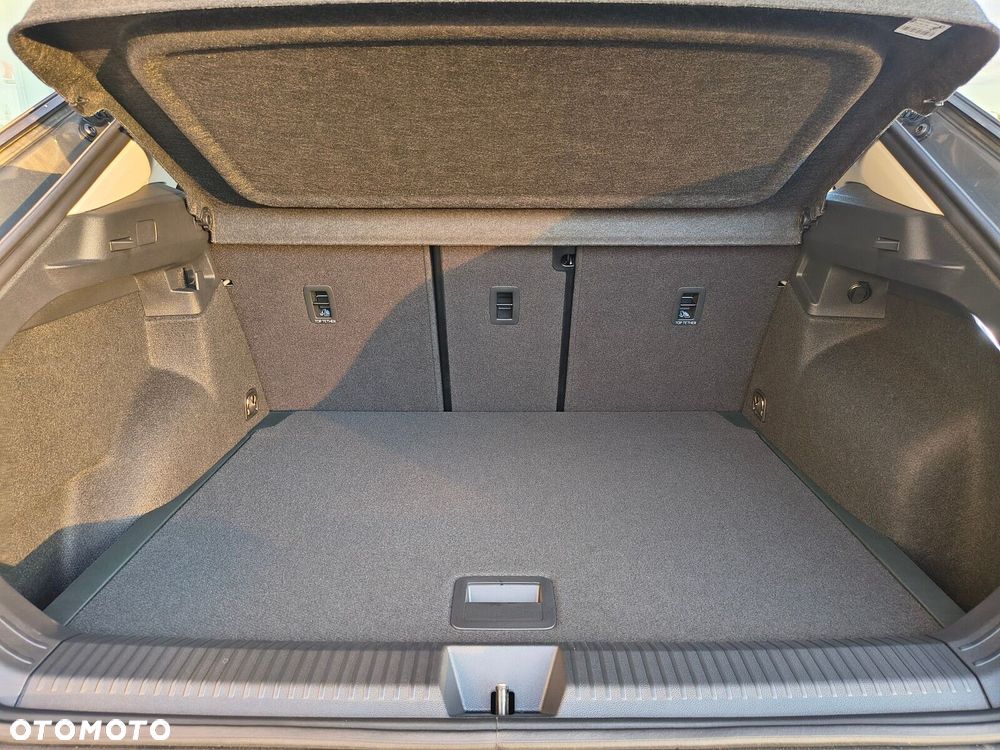 Volkswagen T-Roc - 33
