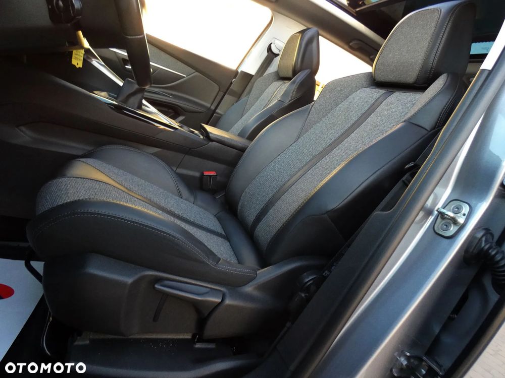 Peugeot 3008 1.6 BlueHDi Allure S&S - 26