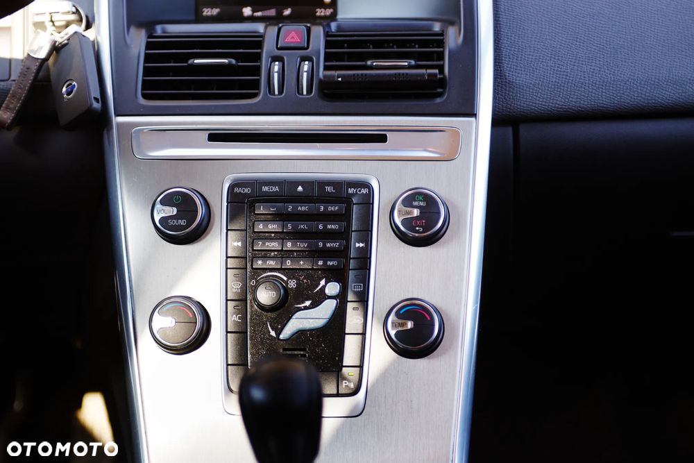 Volvo XC 60 D4 Momentum - 22