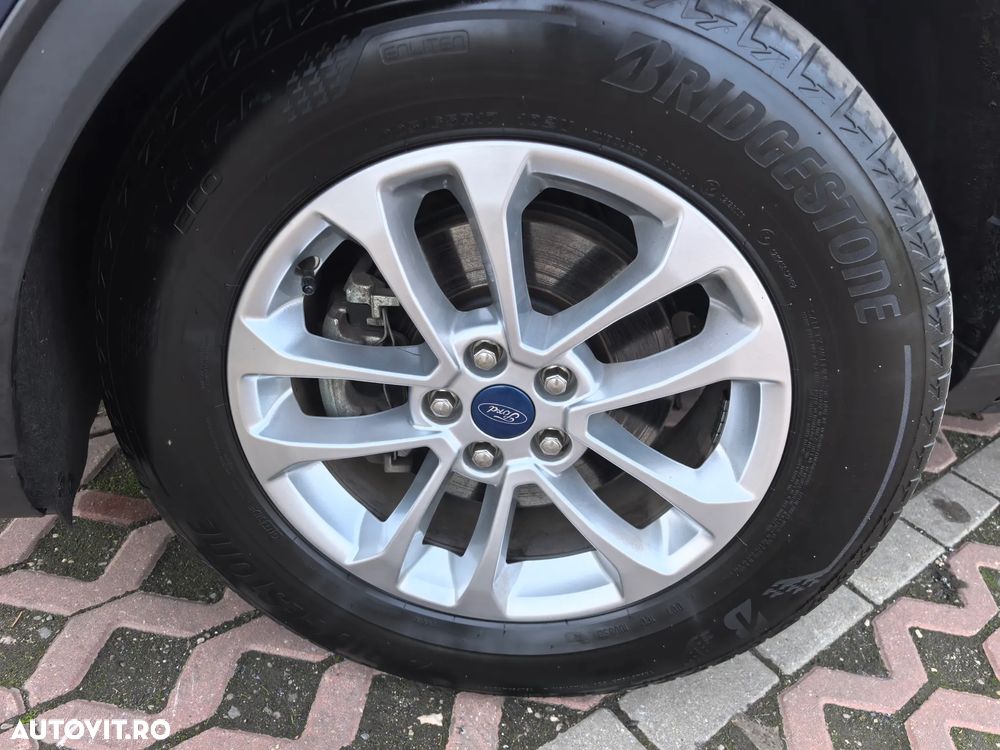 Ford Kuga - 22
