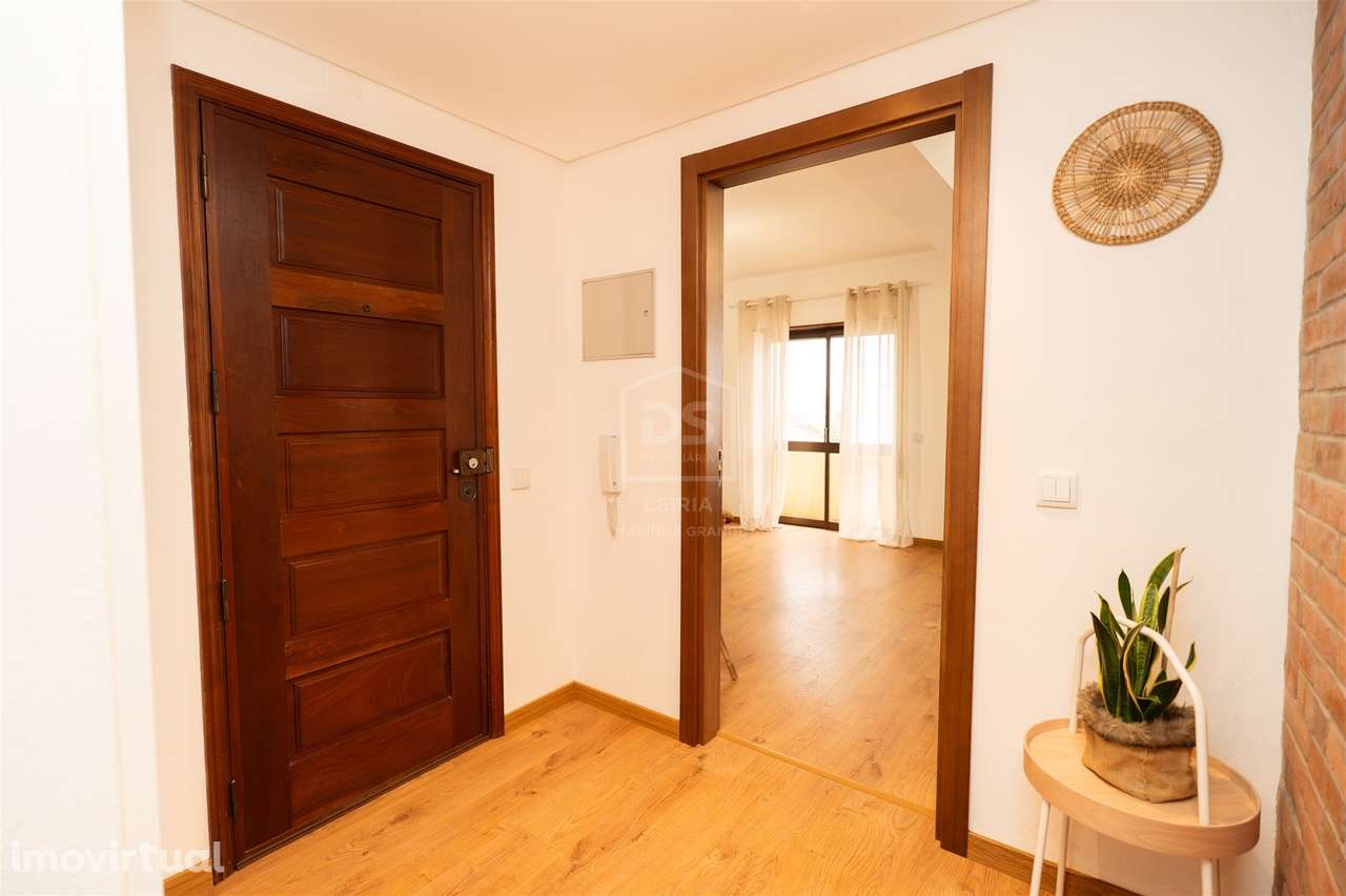 T3 renovado com garagem no centro da Marinha Grande - Grande imagem: 3/31