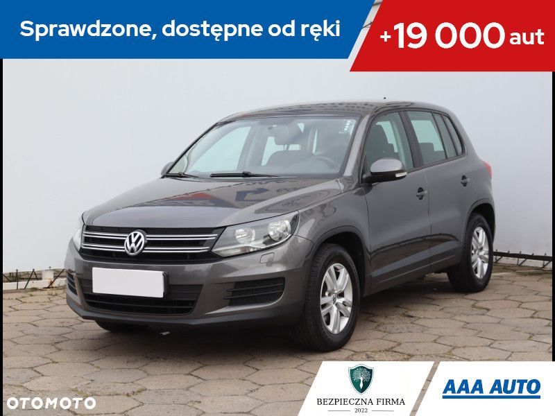 Volkswagen Tiguan - 1