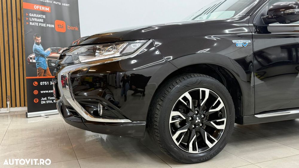 Mitsubishi Outlander 2.0 4WD Plug-In Hybrid - 16