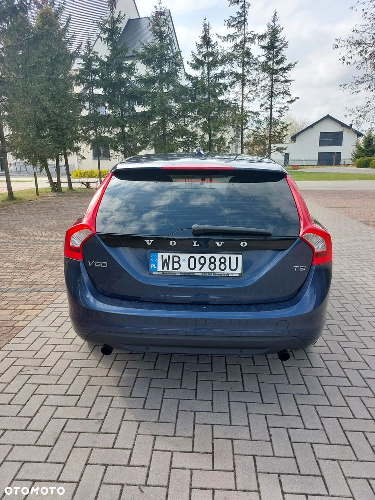 Volvo V60 T3 Momentum - 5