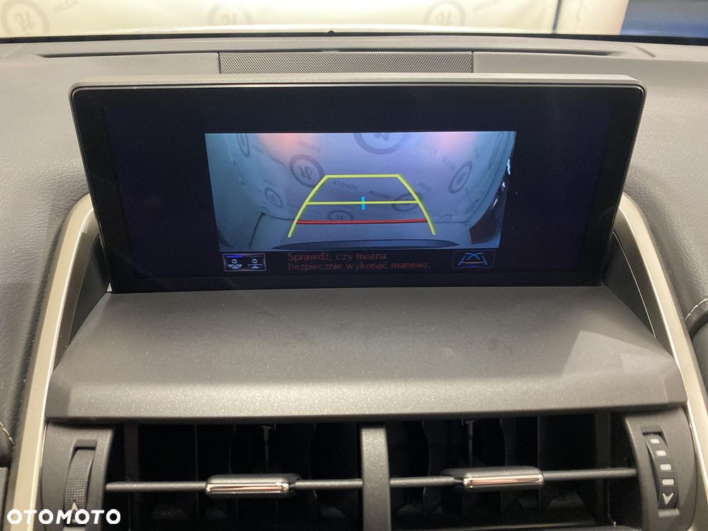 Lexus NX 300h Business Edition AWD - 16