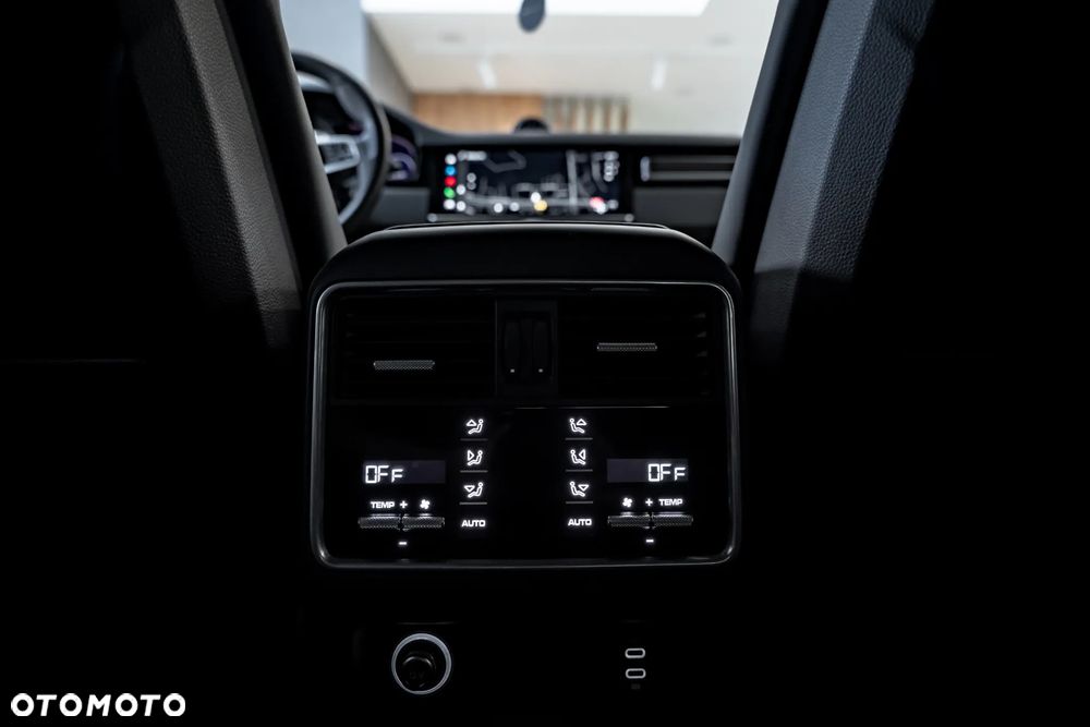 Porsche Cayenne - 36