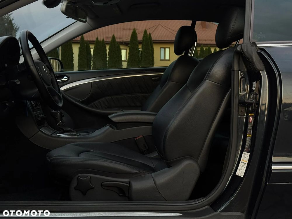 Mercedes-Benz CLK - 21