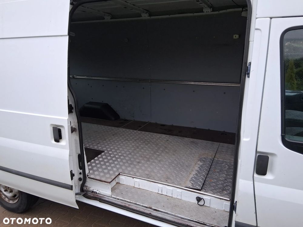 Ford Transit - 18