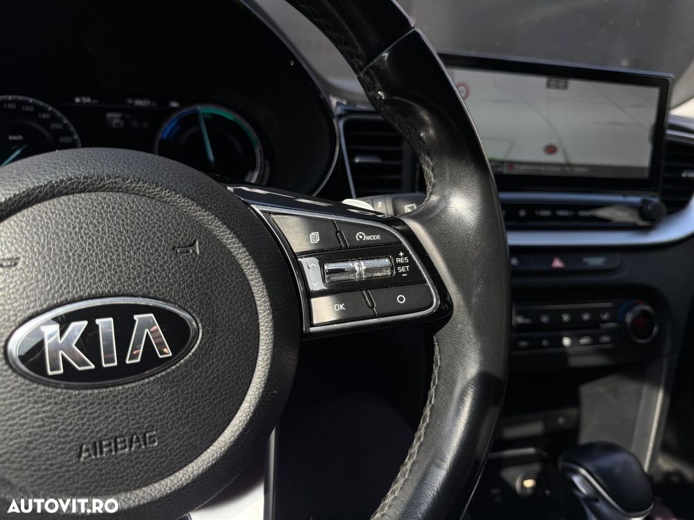 Kia XCeed - 10