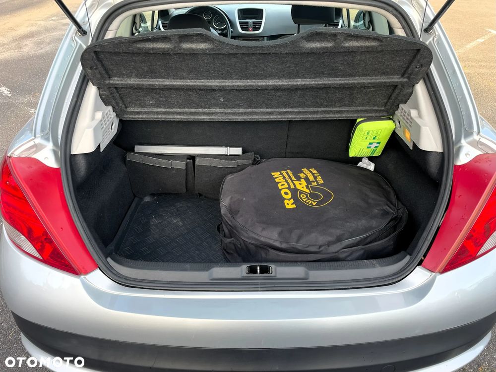Peugeot 207 1.4 Presence - 14