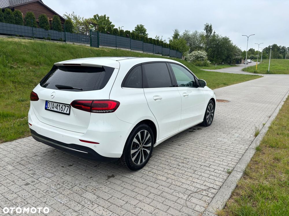 Mercedes-Benz Klasa B 200 d AMG Line 8G-DCT - 3