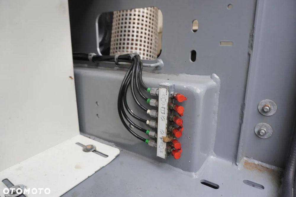 MAN TGS 26.360 E6 / Zabudowa WUKO Rivard 18 m3 / 180 tys. km / oś skrętna - 22