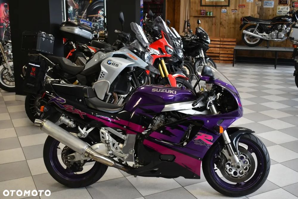 Suzuki GSX-R - 40