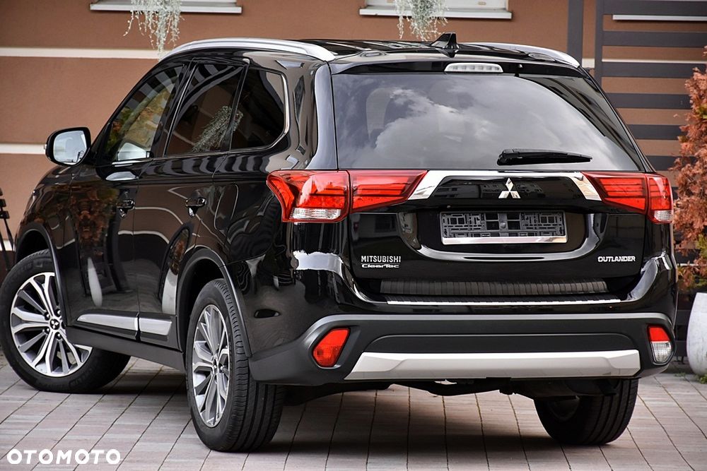 Mitsubishi Outlander 2.0 Invite + 2WD - 4