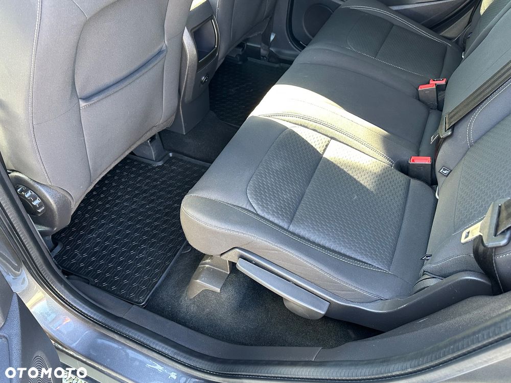 Ford Kuga - 18