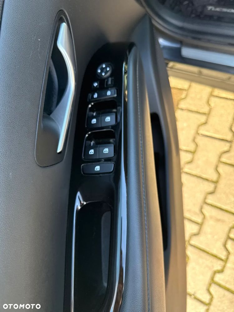 Hyundai Tucson - 12