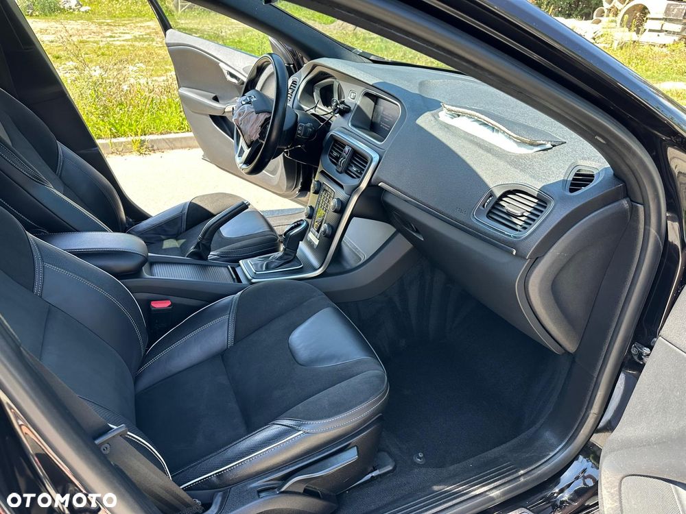 Volvo V40 D3 Geartronic RDesign - 20