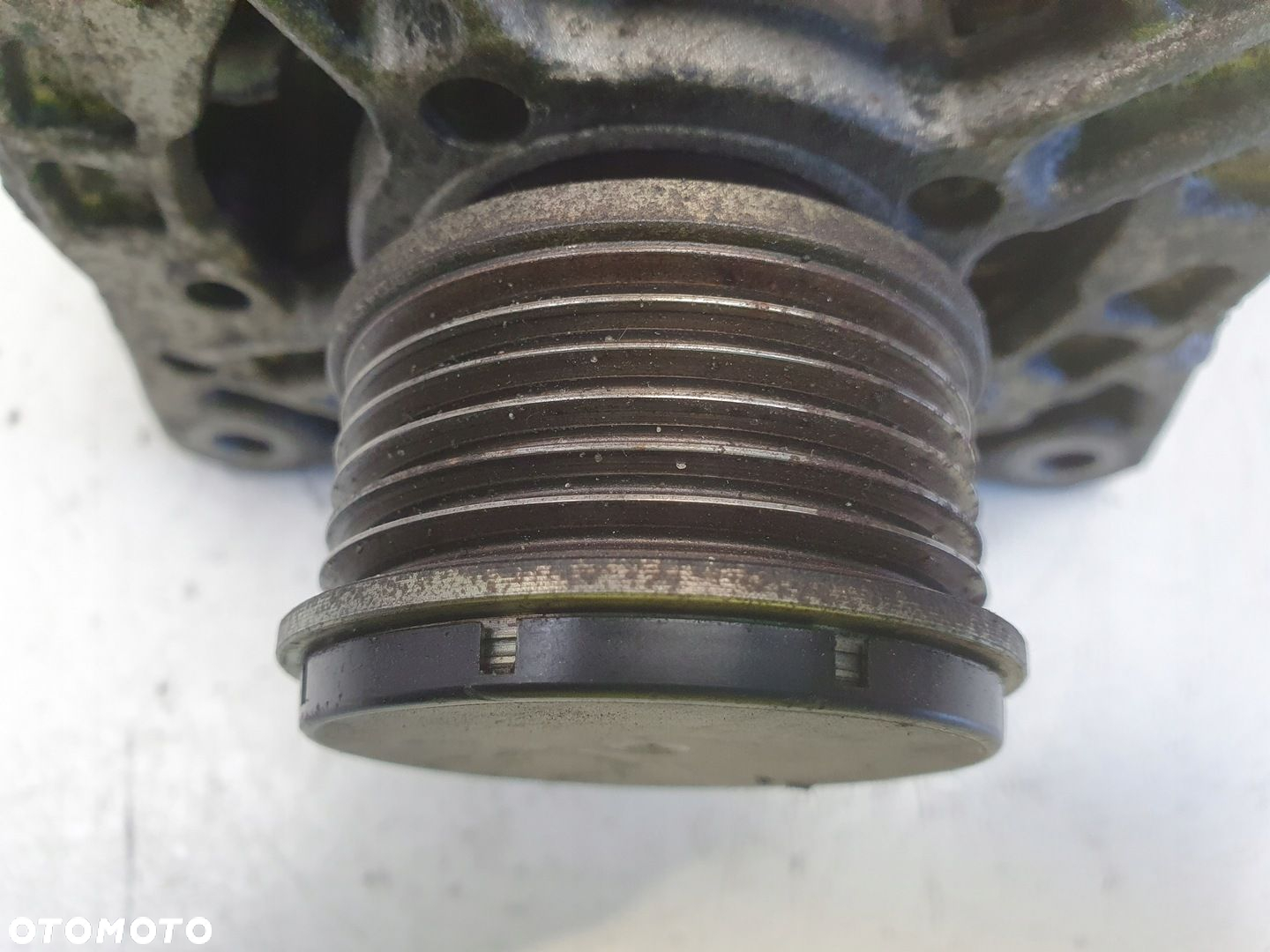 Nissan Qashqai 1.5 DCI ALTERNATOR bosch 0124525140 - 4