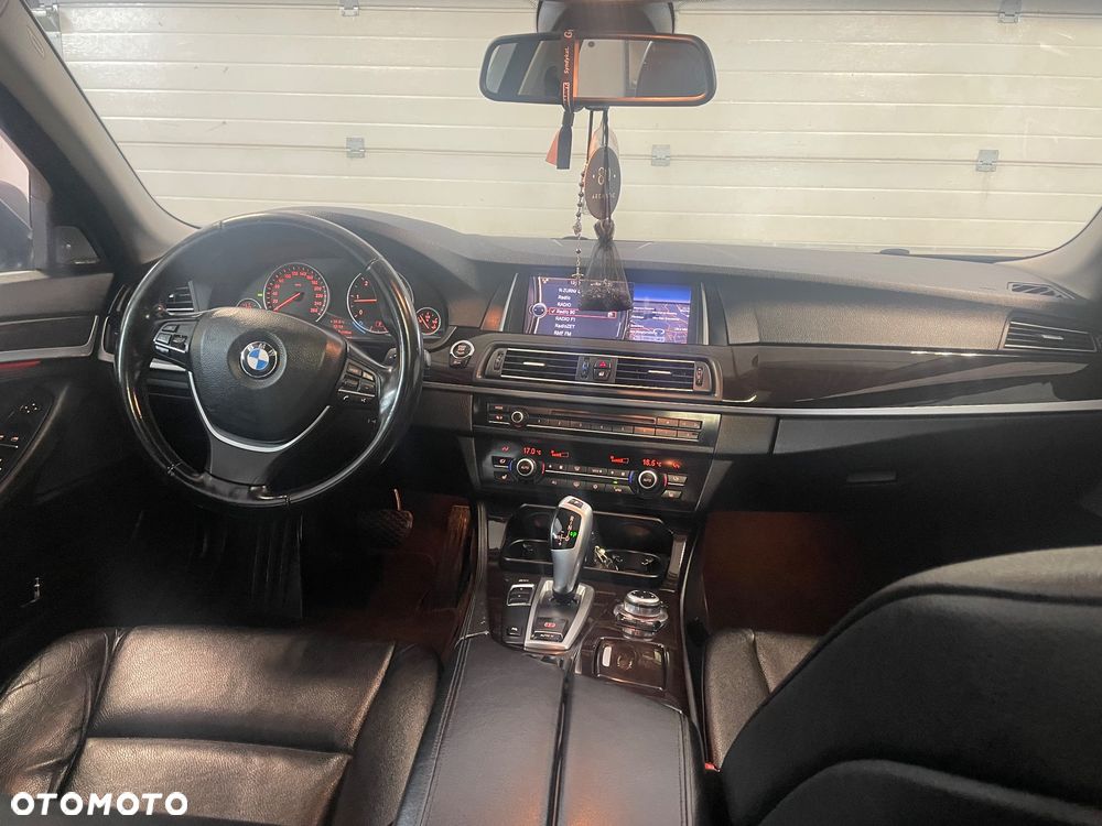 BMW Seria 5 520d Luxury Line - 11