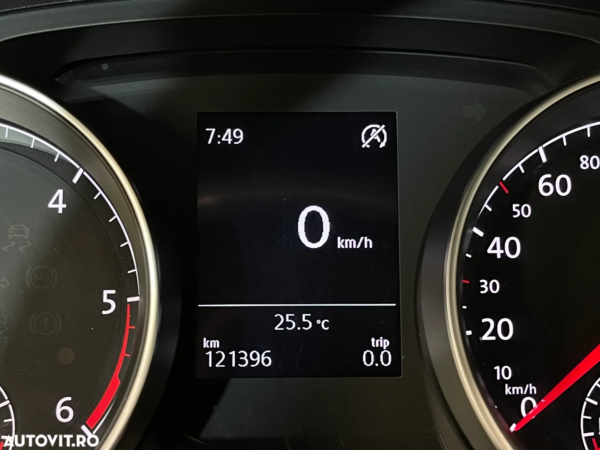Volkswagen Golf 1.6 TDI Comfortline - 23