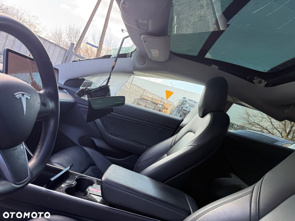 Tesla Model 3 - 39