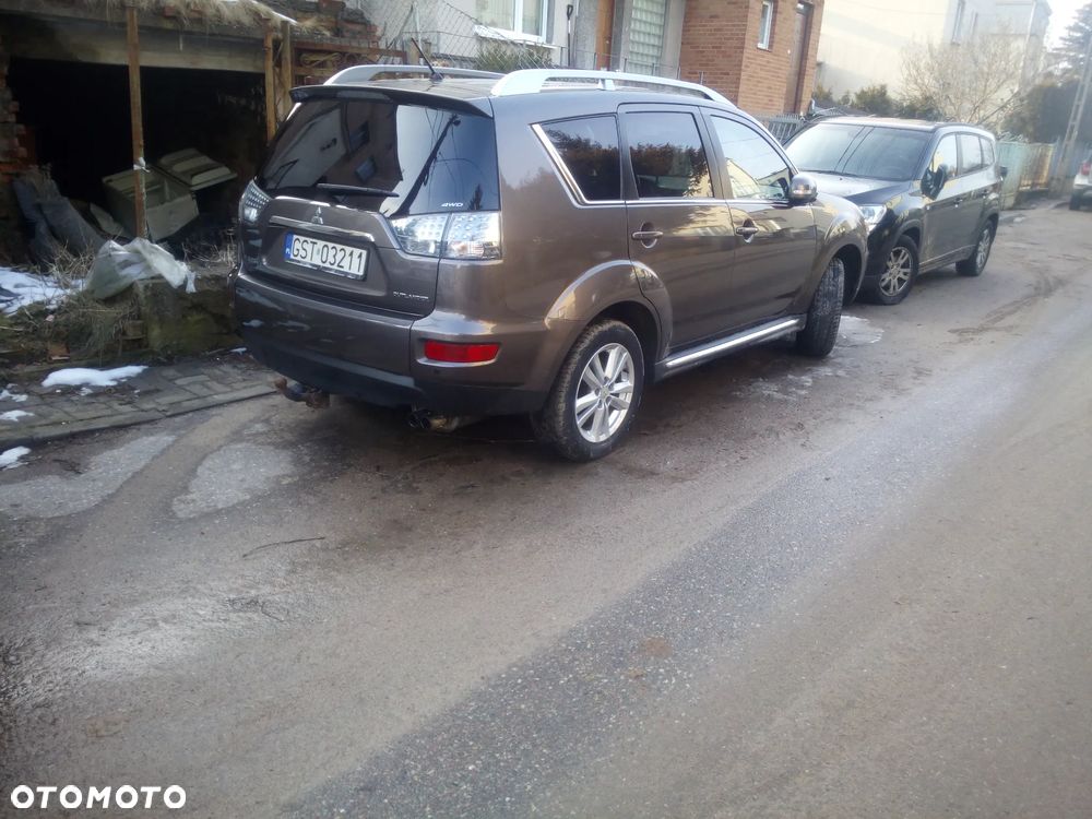 Mitsubishi Outlander 2.0 DID Instyle - 3