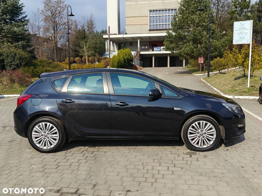 Opel Astra 1.7 CDTI DPF Cosmo - 11