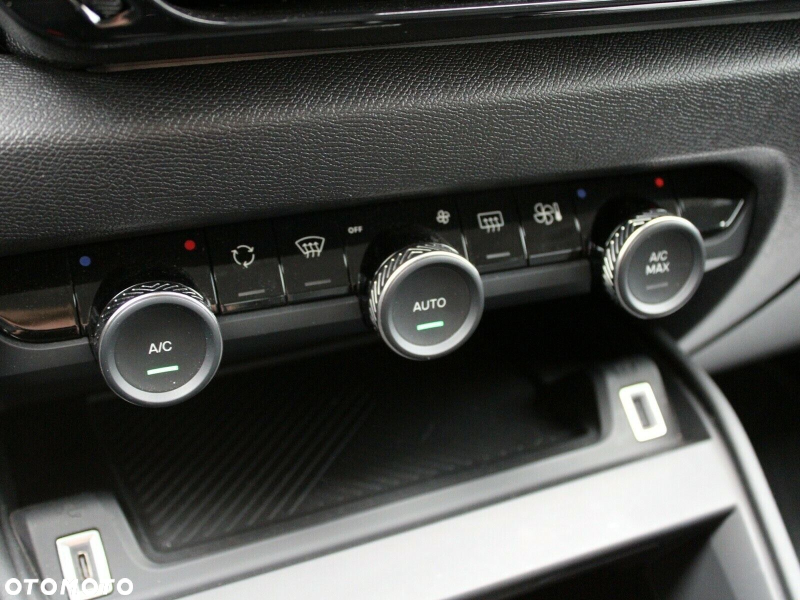 Citroën C4 1.5 BlueHDi Shine S&S - 27