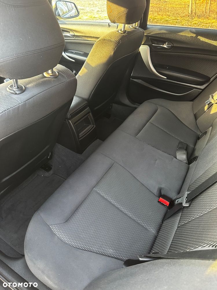 BMW Seria 1 116i - 8