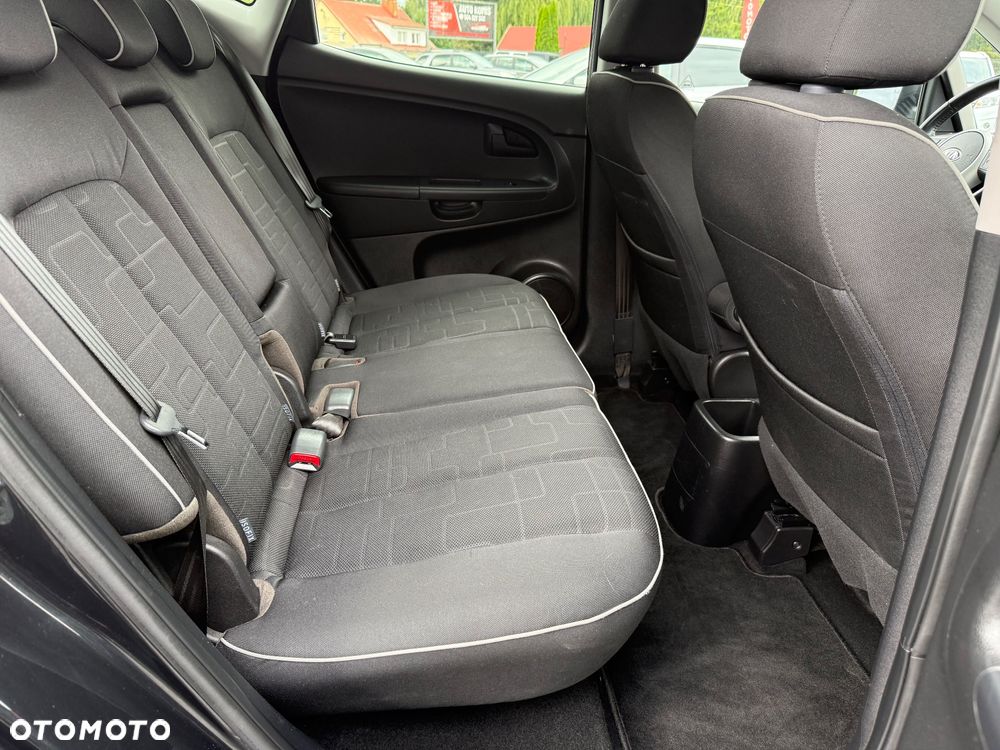 Kia Venga - 13