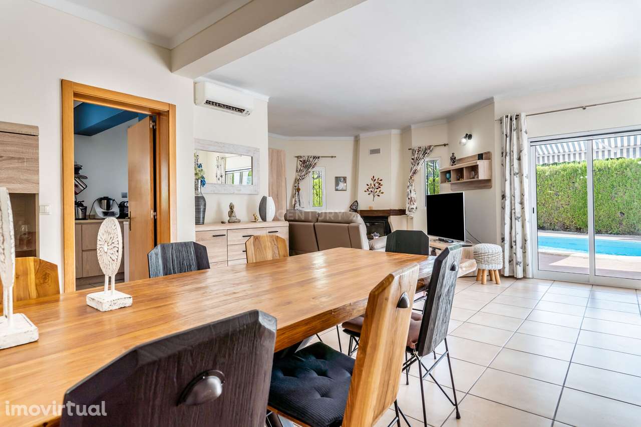 Moradia T3 com piscina apenas a 4Km da praia - Grande imagem: 2/29