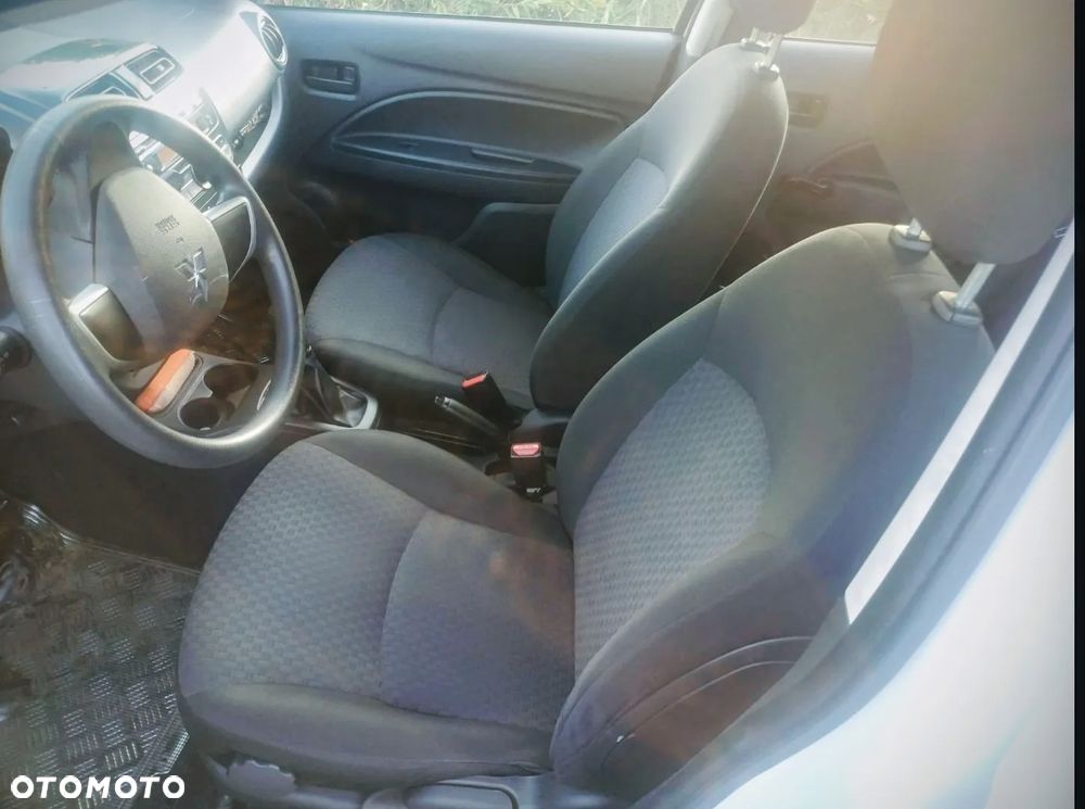 Mitsubishi Space Star - 9