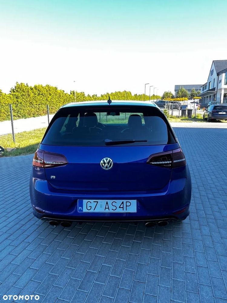Volkswagen Golf - 10