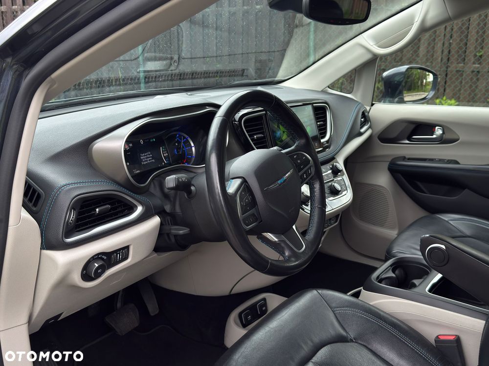 Chrysler Pacifica - 7