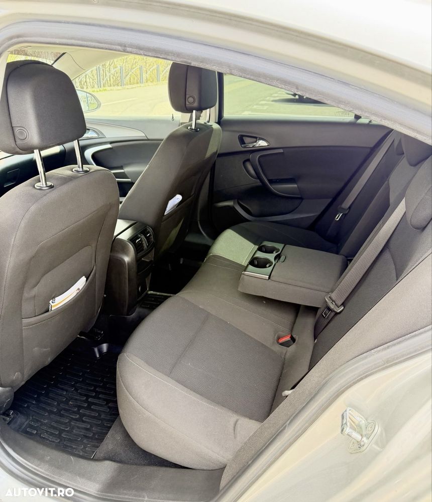 Opel Insignia - 8