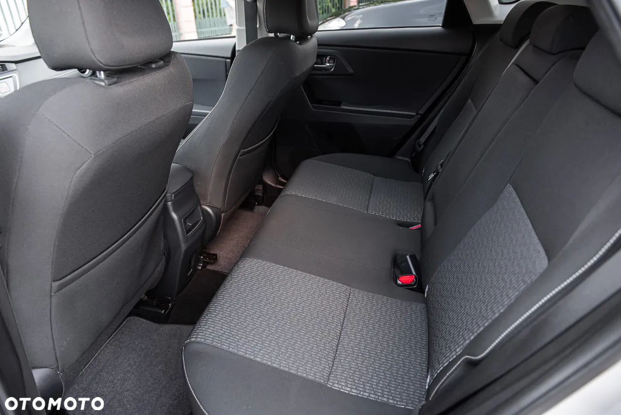 Toyota Auris 1.6 Premium Comfort - 23