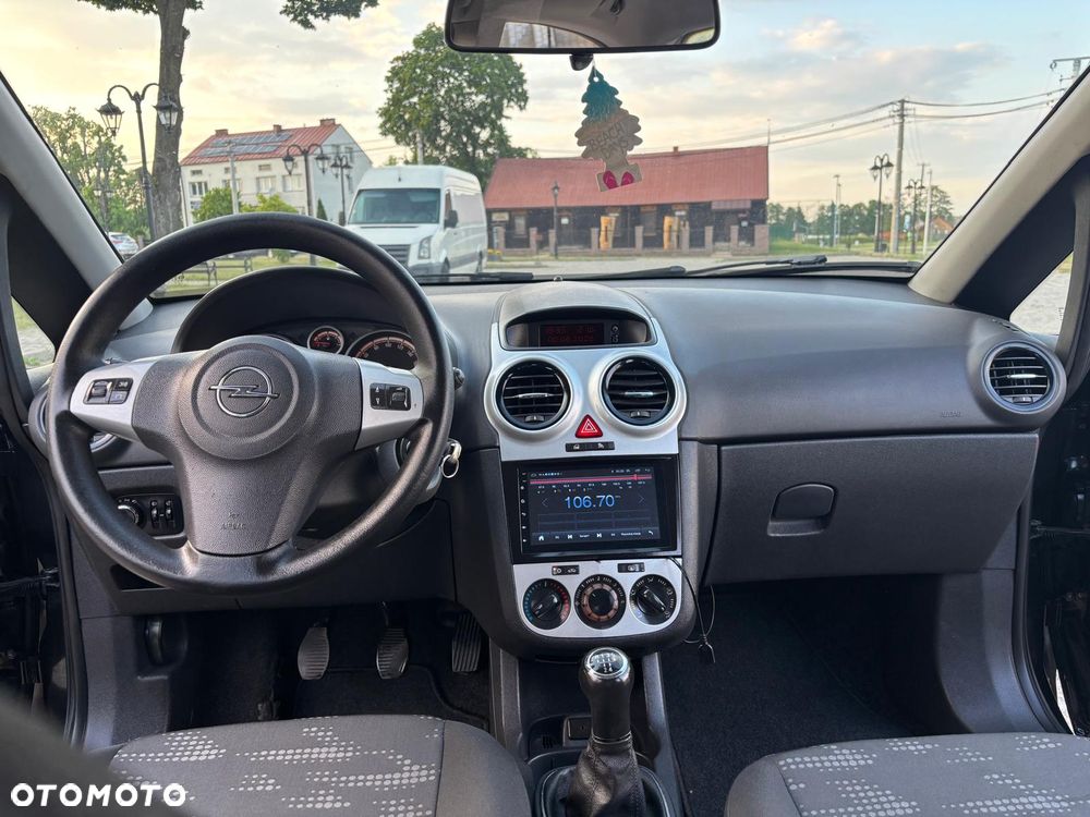 Opel Corsa 1.2 16V Cosmo - 28