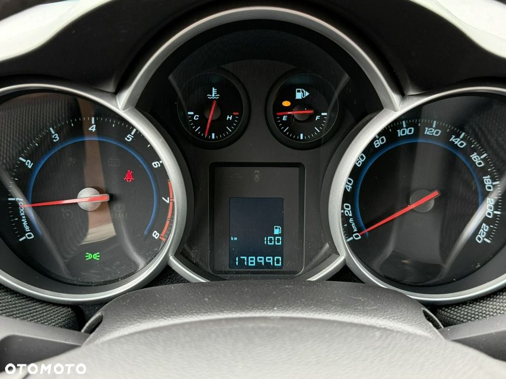 Chevrolet Cruze - 20
