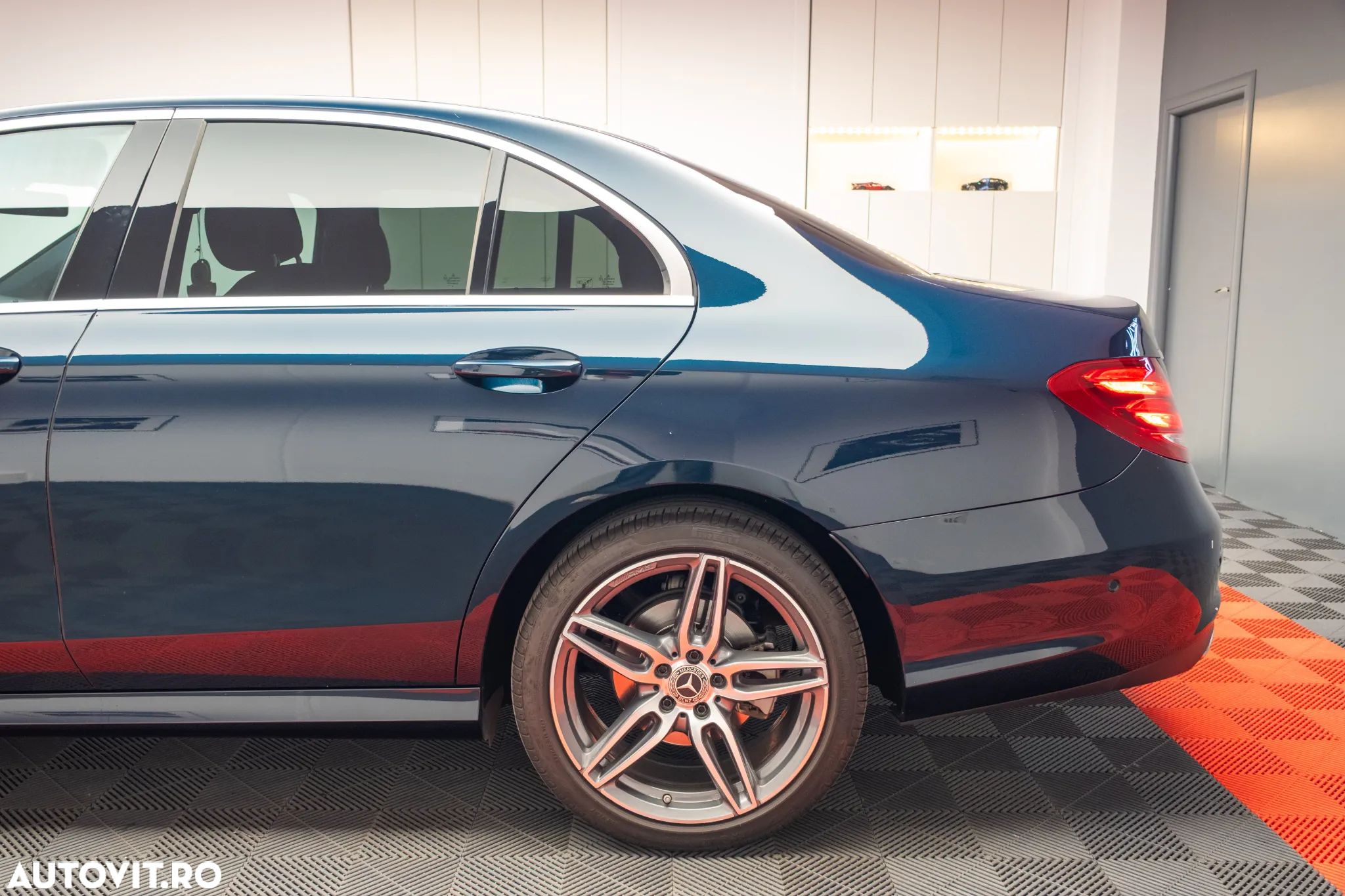 Mercedes-Benz E - 9