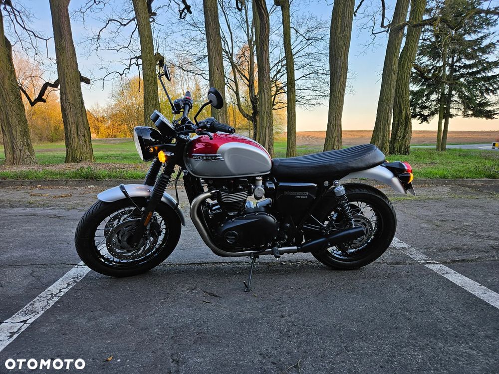 Triumph Bonneville - 8