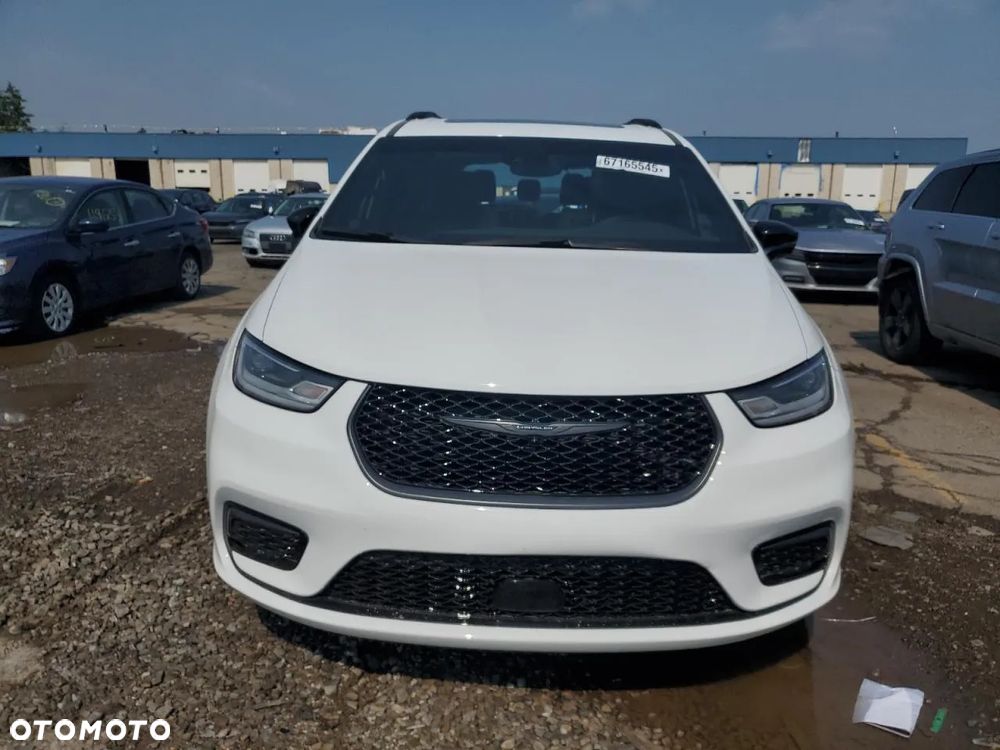 Chrysler Pacifica - 6