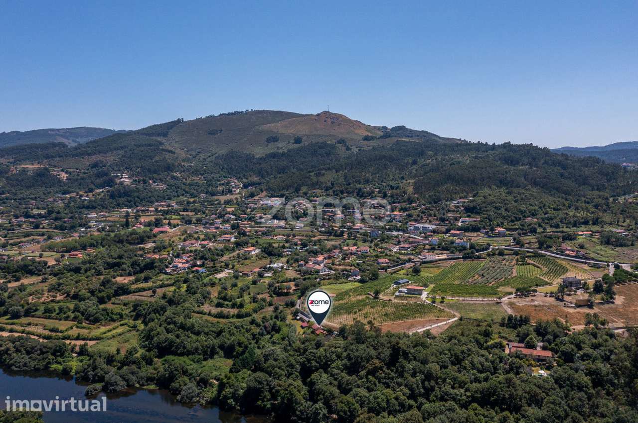 Moradia T2/4•2.000m2 Terreno• Ponte de Lima• frente Rio•Vista absol... - Grande imagem: 3/47