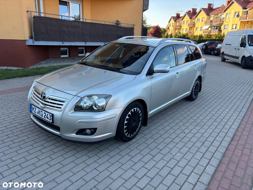 Toyota Avensis 1.8 VVT-i Executive - 3